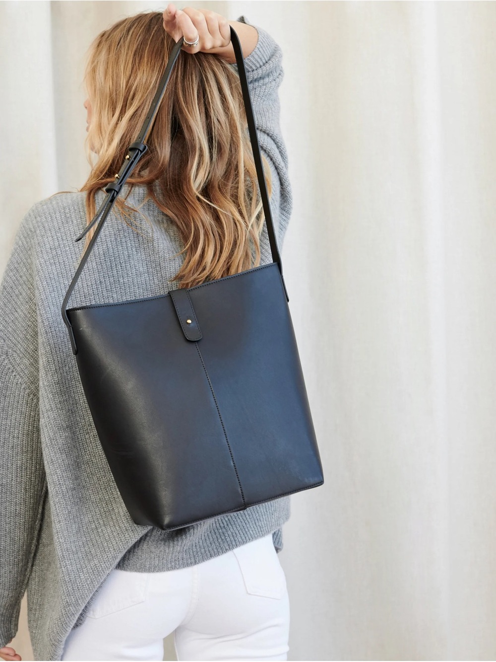 Jenni Kayne leather bucket bag in black